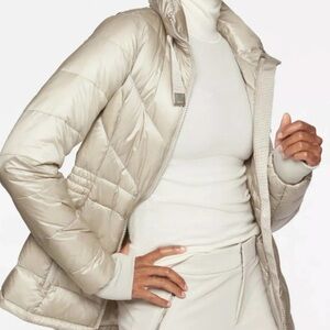 Athleta Banner Peak Down Jacket Dove Gray Small